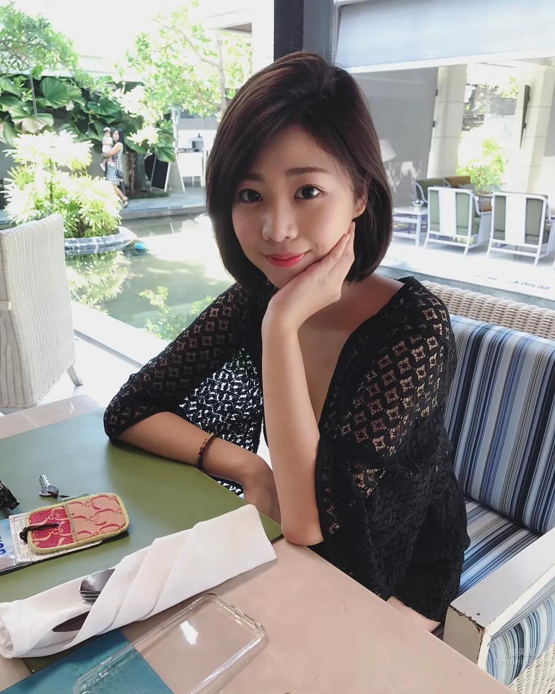 Lin Shushu, Short-Haired Girl with Braces Also Has a Great Figure photo 12