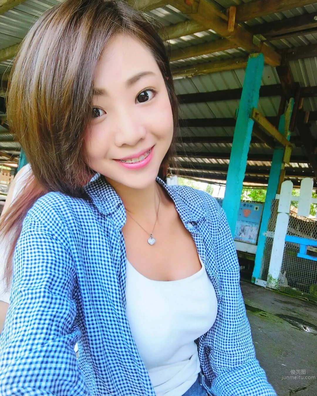 Lin Shushu, Short-Haired Girl with Braces Also Has a Great Figure photo 6