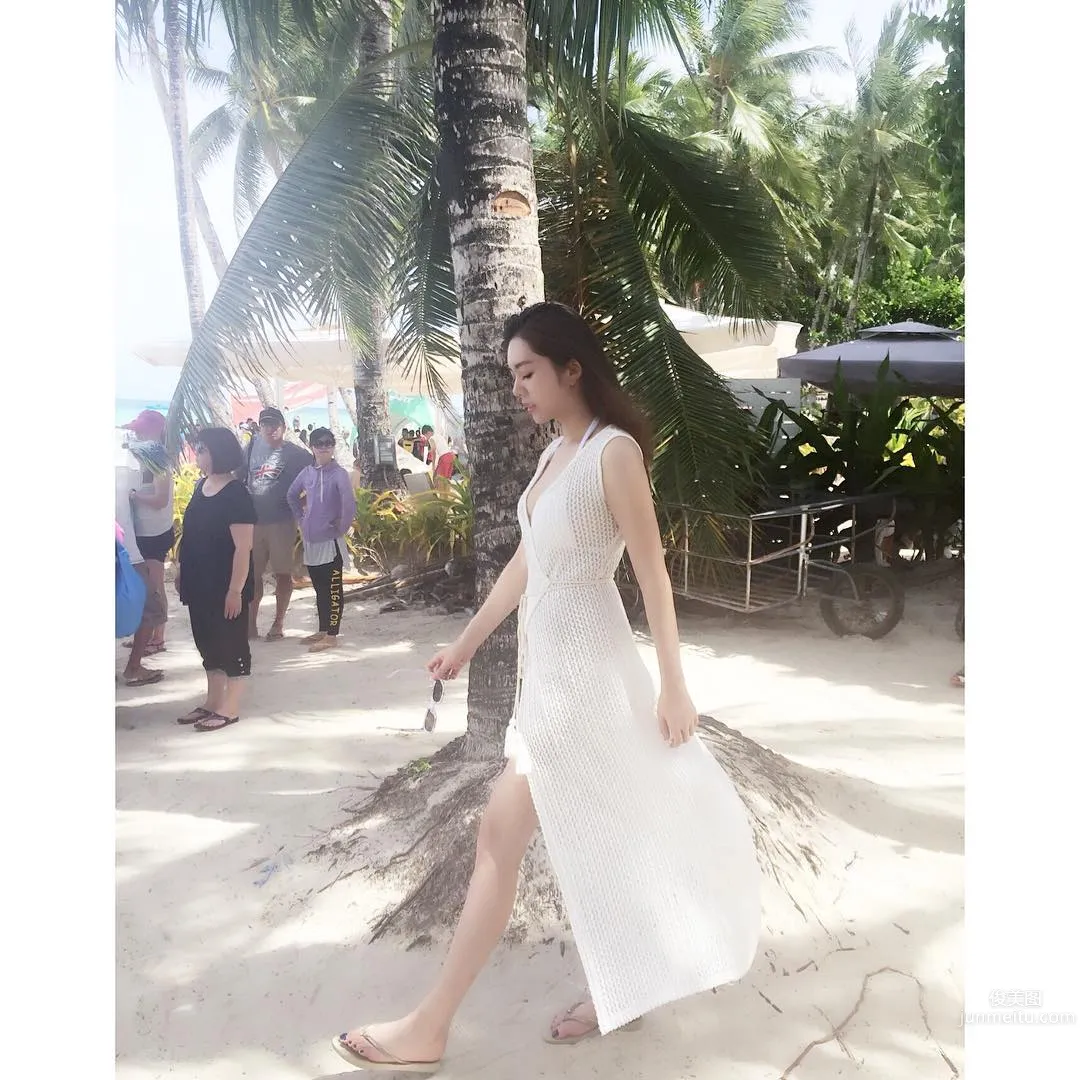 Xinxin ELLY, EVA Air Beautiful Legs Top Flight Attendant photo 3