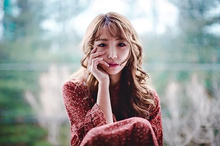임지우- 韓國人氣舉牌女郎美圖 23