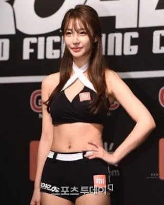 임지우- 韓國人氣舉牌女郎美圖 28