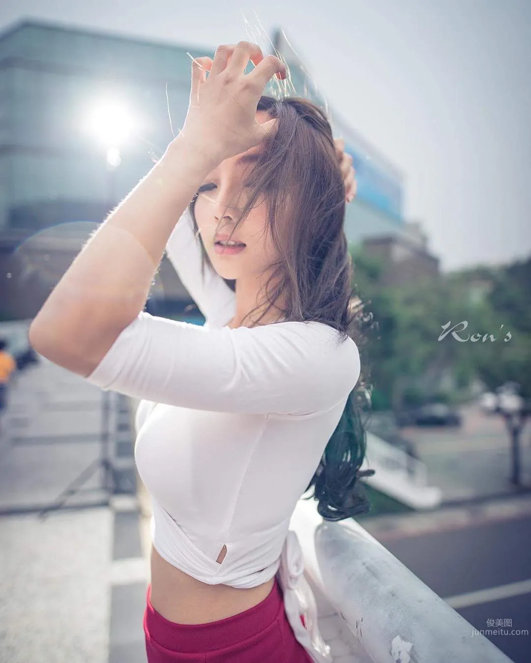 王真真- 黑色蕾絲禮服「美好風景」一覽無遺 18