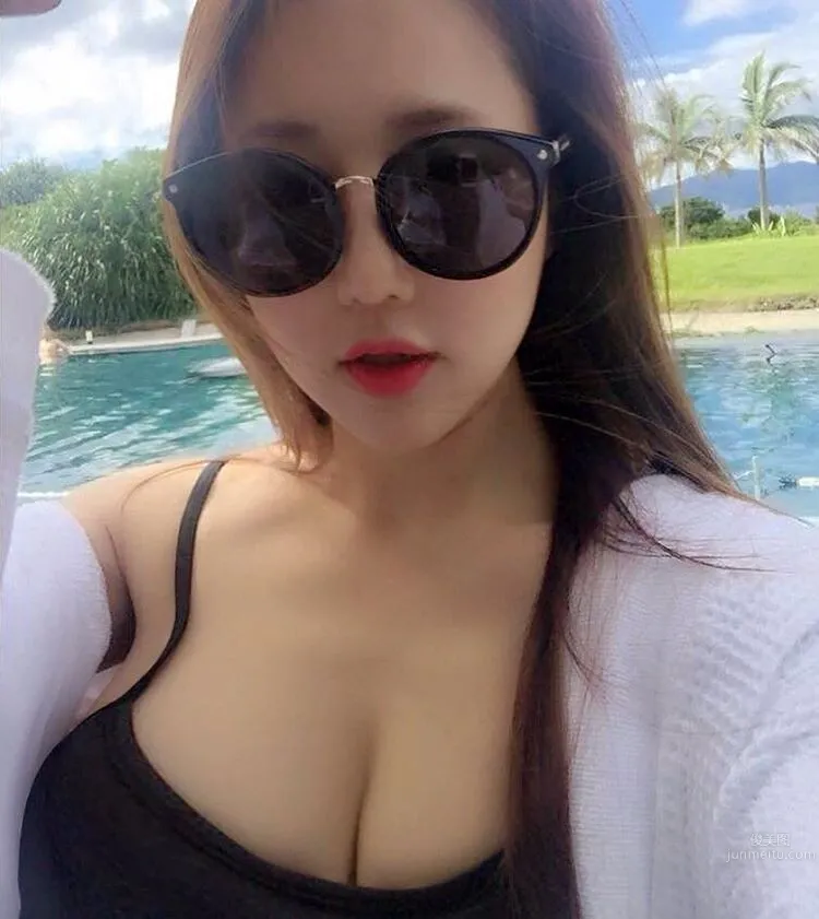 i.am.yui, So Hot She Loses Her Balance photo 6