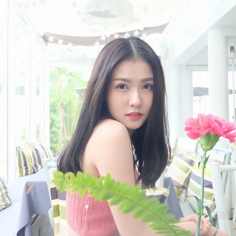 Pimchanok Chumpuchai- 紅到日本的泰國美女護理師 19