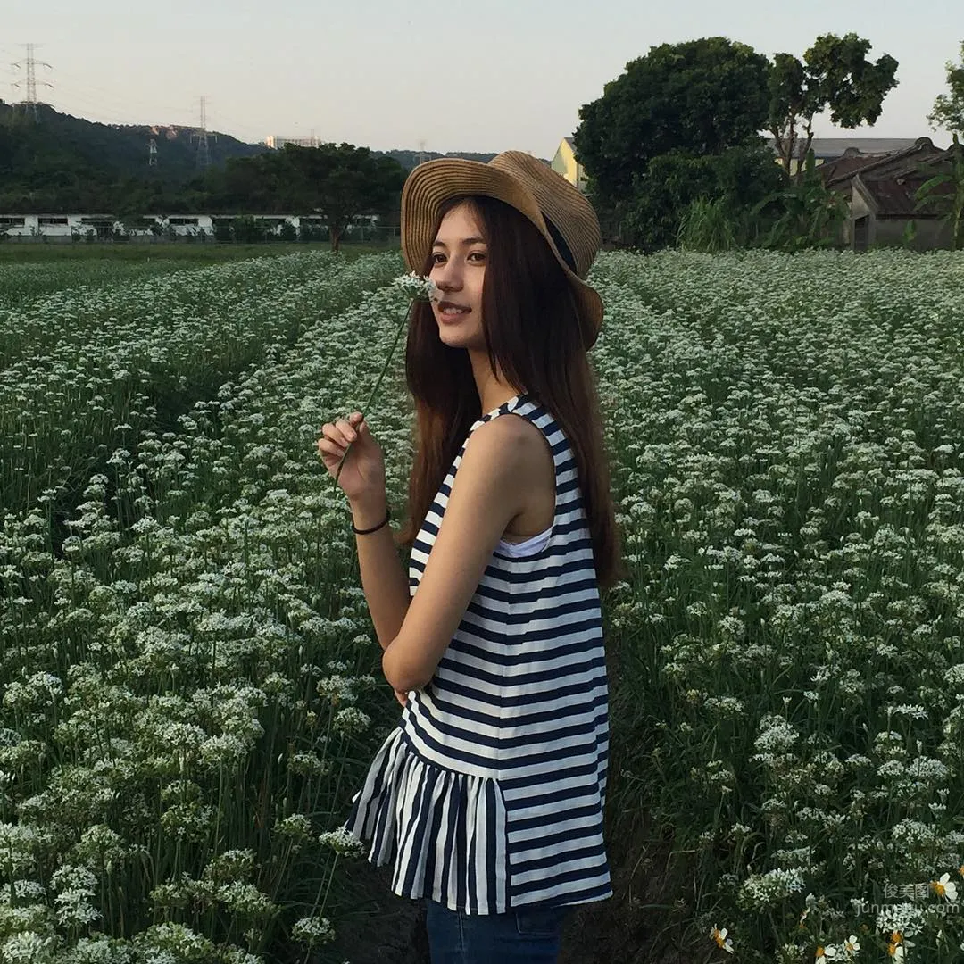 Chinese-German Mixed Beauty Zheng Yiting, Sweet Face Strongly Resembles Goddess Angelababy photo 6