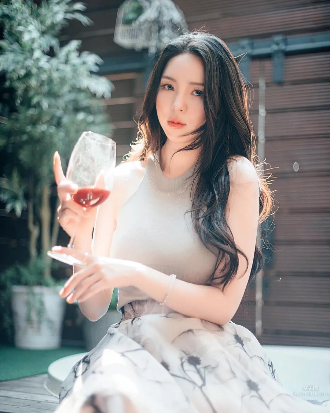 갓페로- 白皙牛奶妹氣質滿點身材超犯規 5