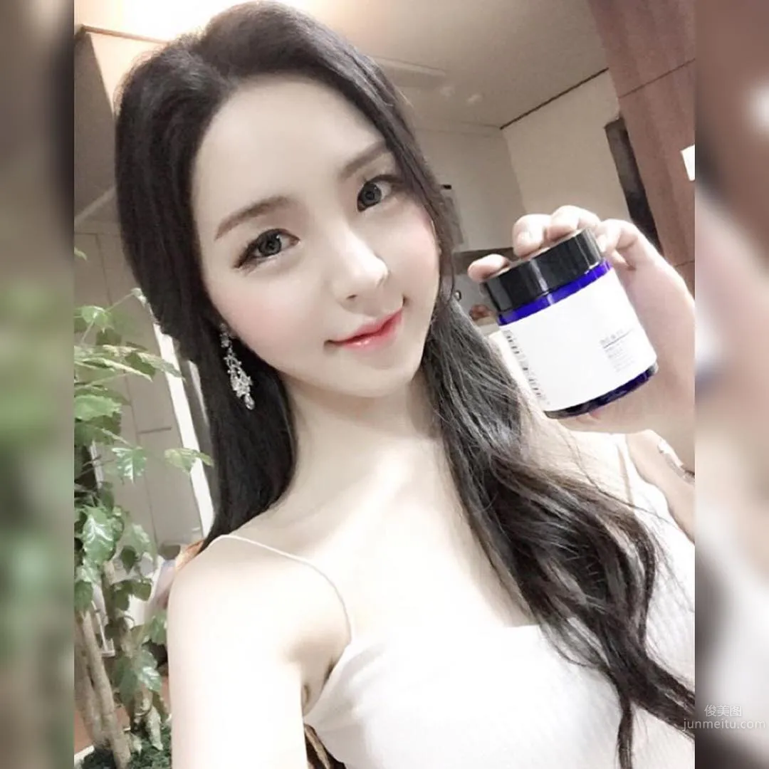 갓페로- 白皙牛奶妹氣質滿點身材超犯規 11