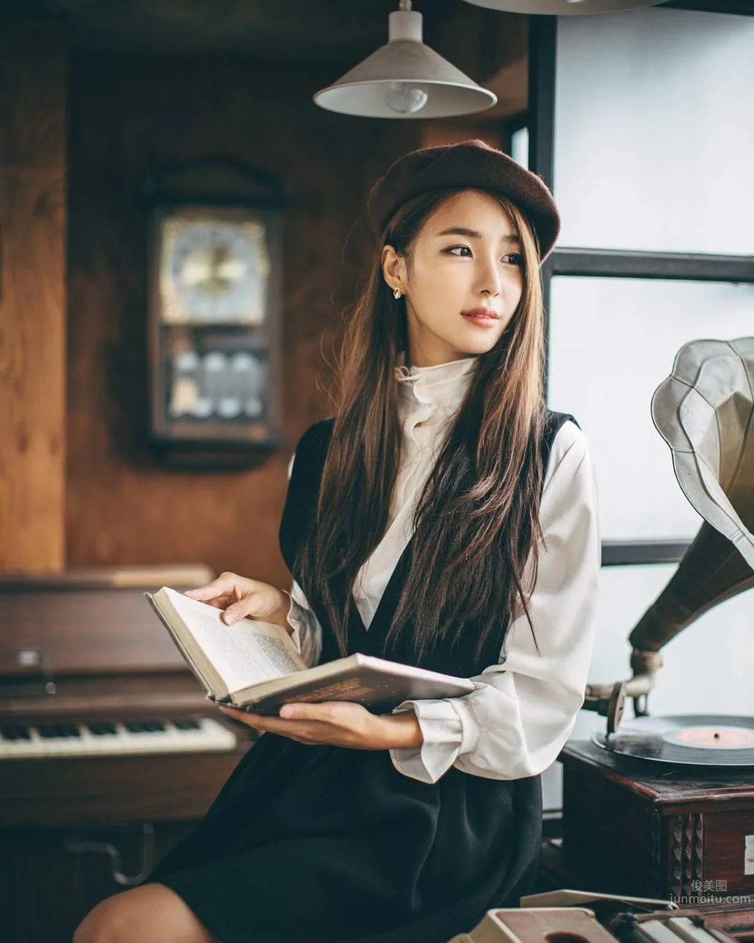 임지우- 韓國人氣舉牌女郎美圖 13