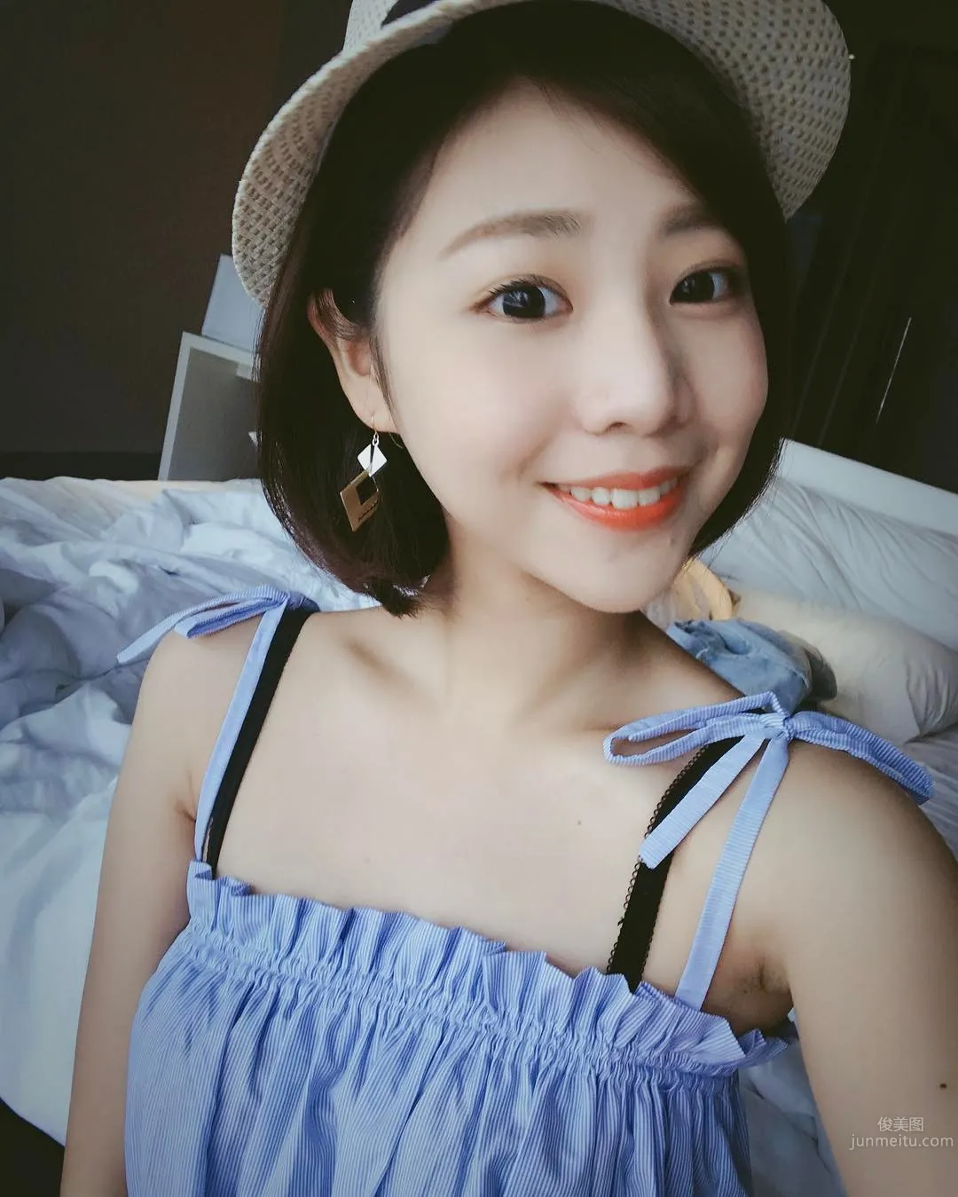 Lin Shushu, Short-Haired Girl with Braces Also Has a Great Figure photo 17