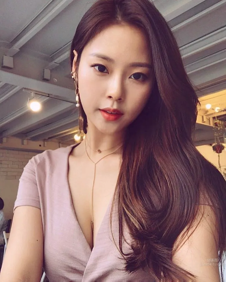 Jace Kim- 南韓豐腴感線條正妹 35