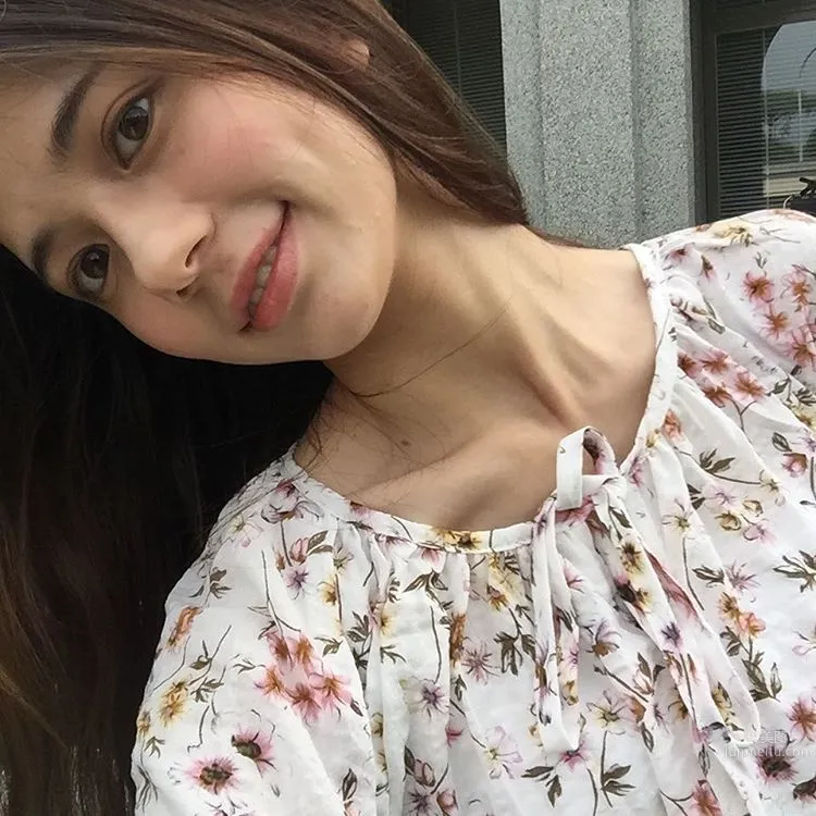 Chinese-German Mixed Beauty Zheng Yiting, Sweet Face Strongly Resembles Goddess Angelababy photo 10