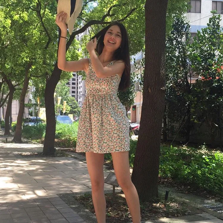 Chinese-German Mixed Beauty Zheng Yiting, Sweet Face Strongly Resembles Goddess Angelababy photo 3