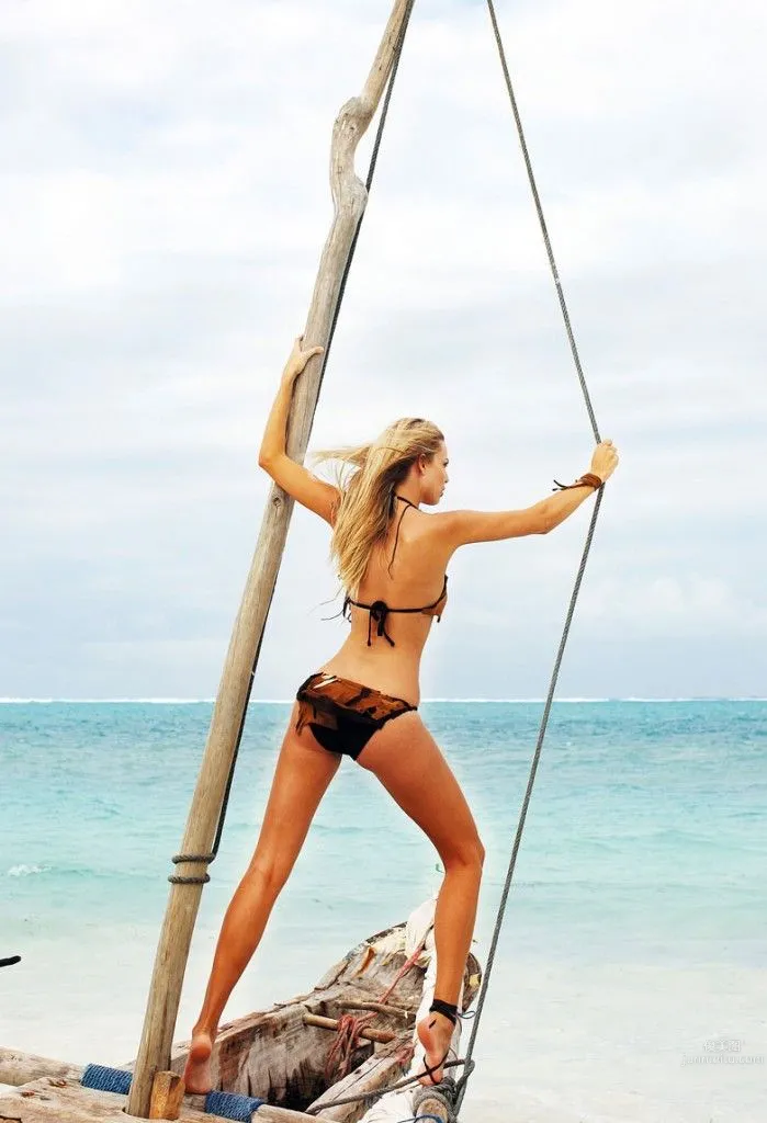 Lyndall Jarvis, One of the World's 100 Sexiest Women 2009 photo 12