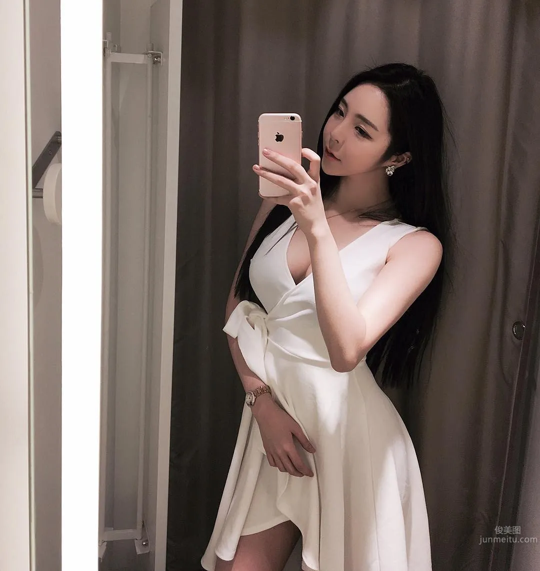 갓페로- 白皙牛奶妹氣質滿點身材超犯規 18