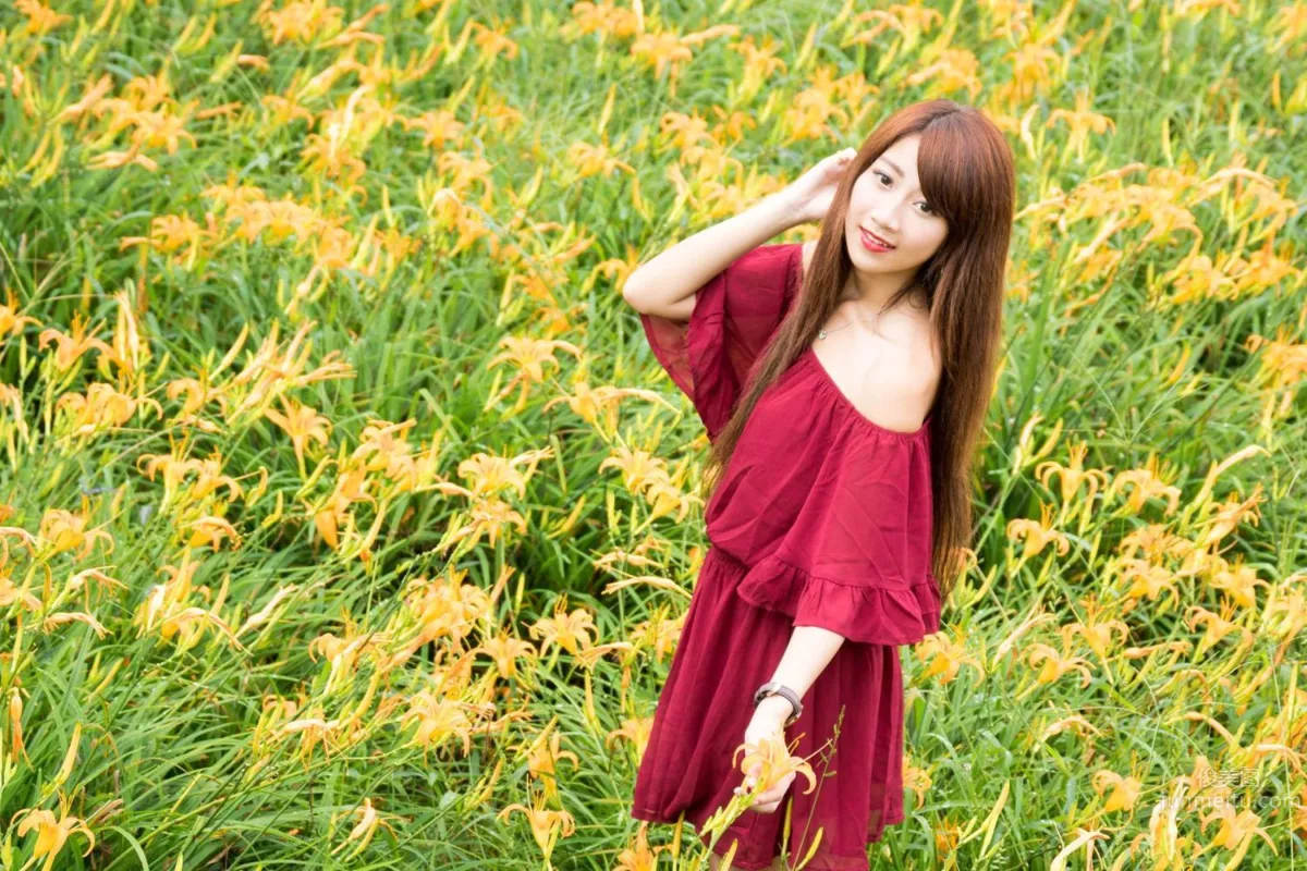 Qiu Bite (Jiating Zhang) - The Electric Girl Who Looks Like Douhua Mei photo 15