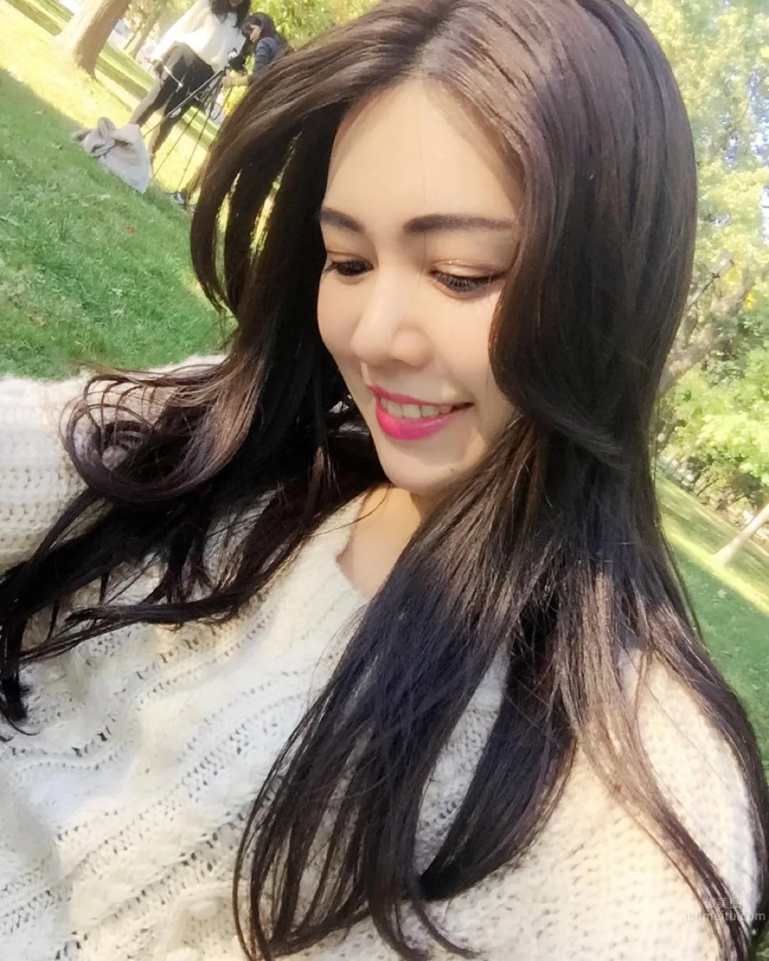 Xinxin ELLY, EVA Air Beautiful Legs Top Flight Attendant photo 2