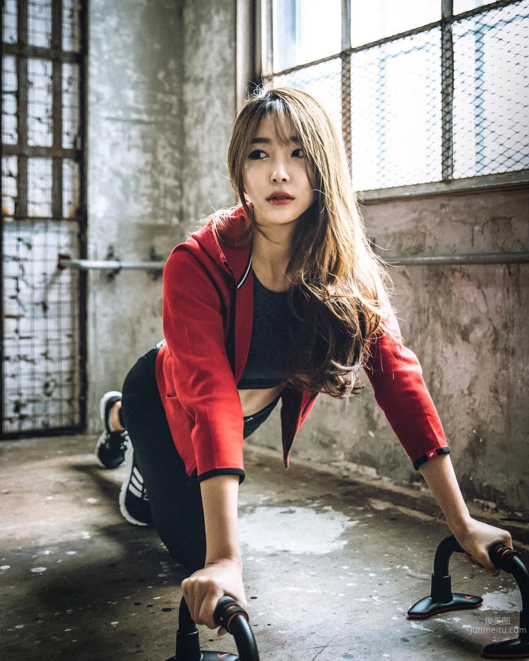 임지우- 韓國人氣舉牌女郎美圖 18