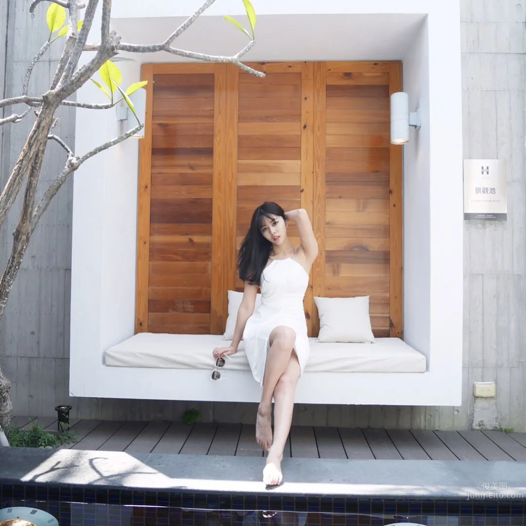 Xinxin ELLY, EVA Air Beautiful Legs Top Flight Attendant photo 17