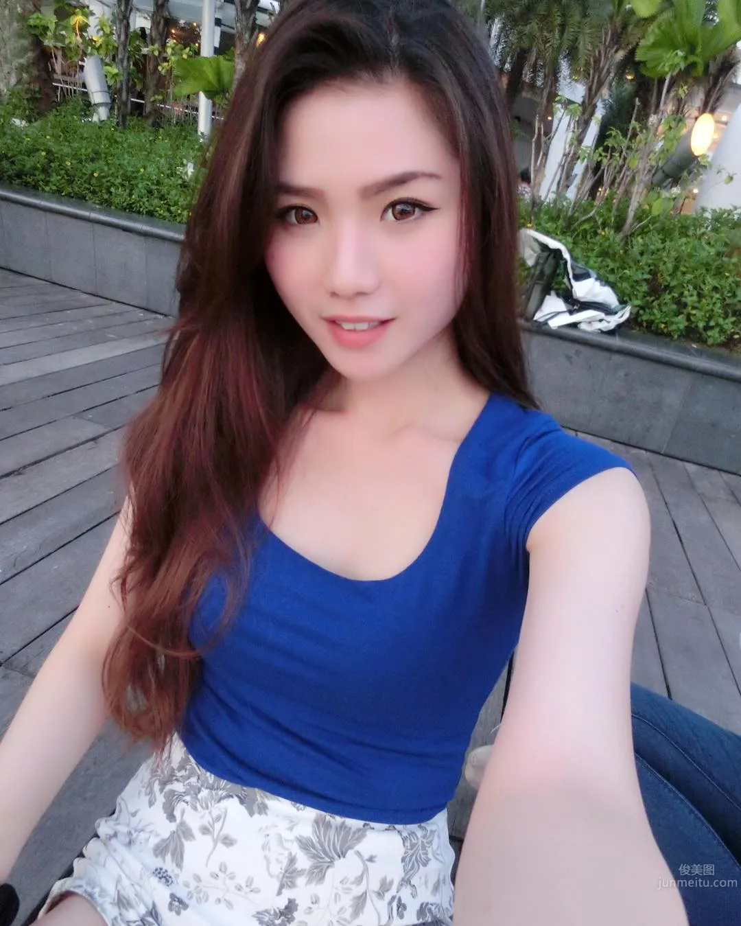 Chia Ying - Long Flowing Hair Flight Attendant Private Shoot photo 5