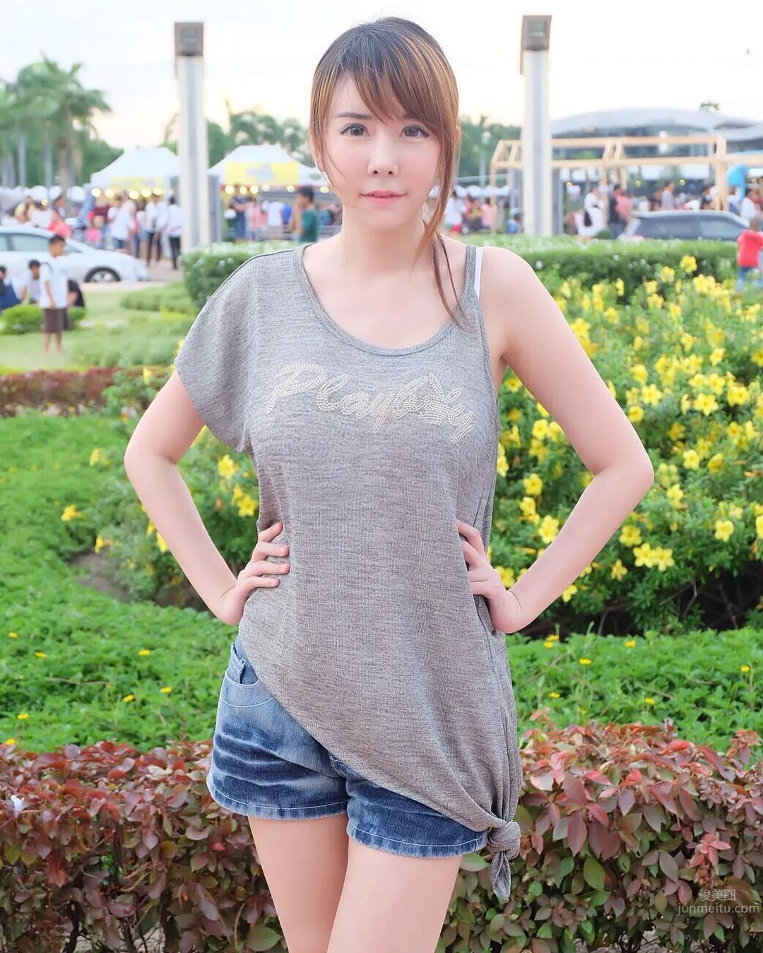Parlovetati Kasetsart- 核彈級美女海量比基尼圖片 17