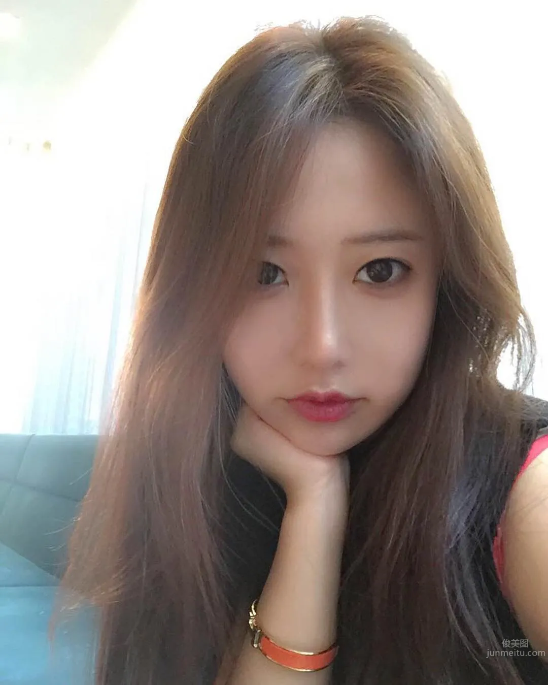 i.am.yui, So Hot She Loses Her Balance photo 2