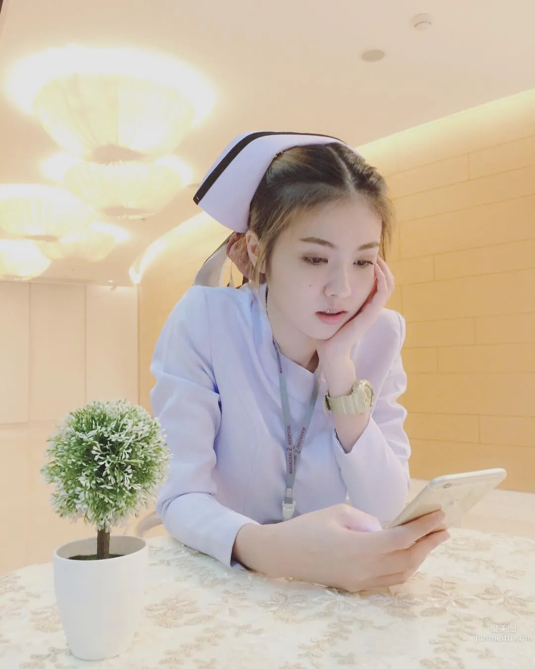 Pimchanok Chumpuchai- 紅到日本的泰國美女護理師 8