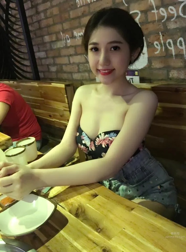 Vietnamese Girl Ngoc Mia, Top-Tier Looks photo 15