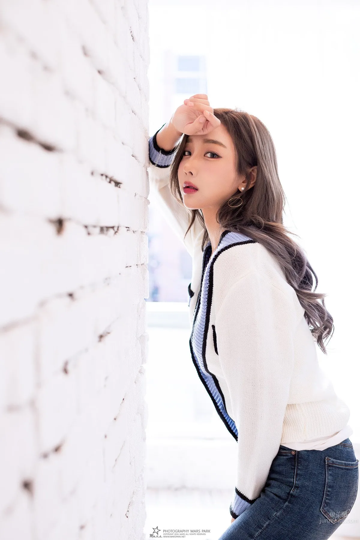 韓國美女Kim Mina 眼角美人痣倍撩人 25