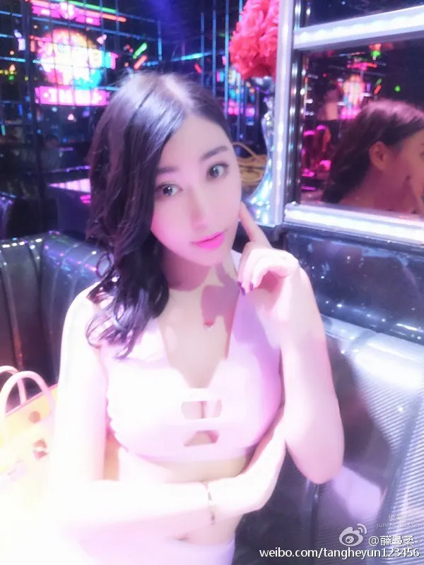 Beauty Model Xue Manrou Playful Weibo Private Shoot photo 17