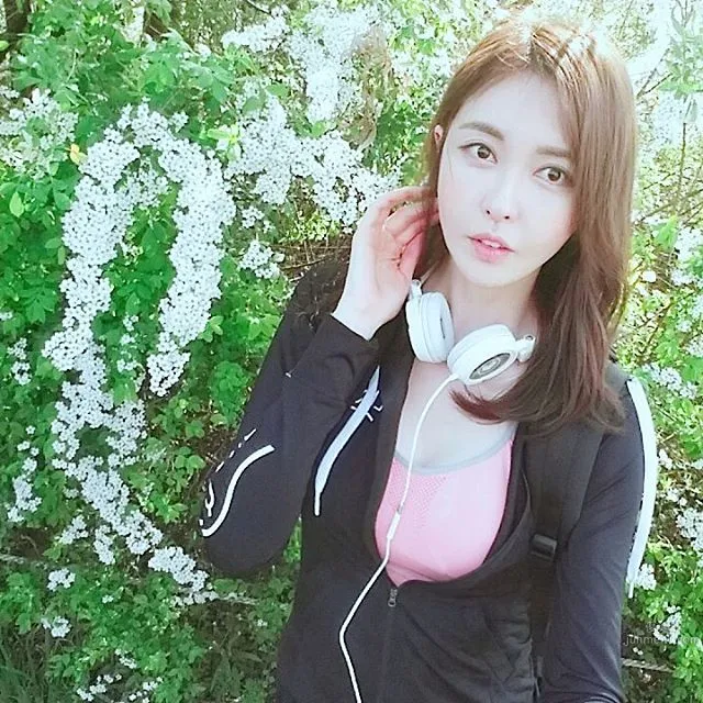 氣質禦姐車模강유이 年齡越大越有魅力 14