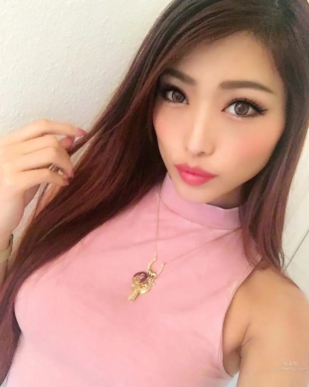 Hot Dancer Mika Pinkviolet, Bikini and Cosplay photo 9