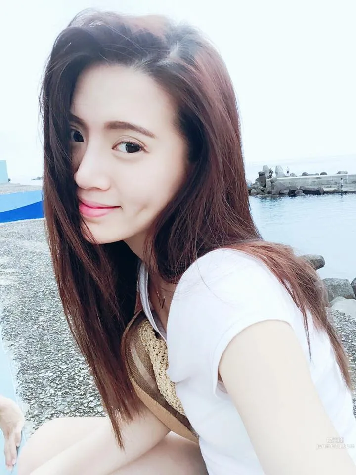 Taiwanese Talented Female Streamer Zu Zu, Her Singing Voice Makes People Fall in Love photo 2
