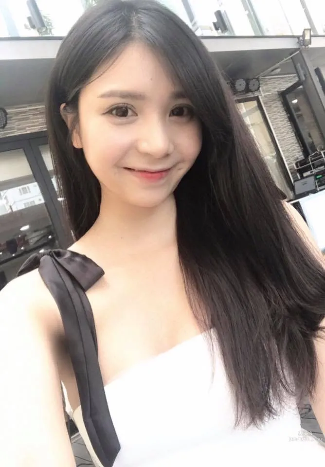 Vietnamese Girl Lai Thanh, Netizens All Feel in Love photo 31
