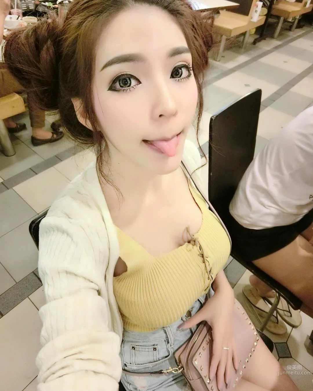 泰國迷人車模Janet 香豔私房美照 10