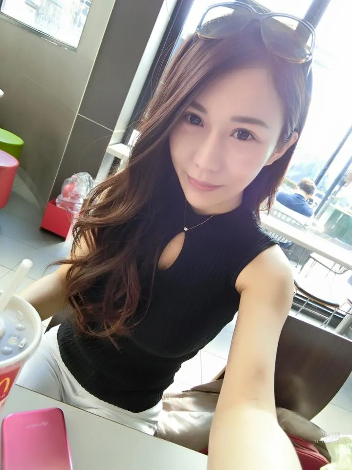34F Hot Beauty Zhan Wanxuan, She Is the Focus on the Racetrack photo 2