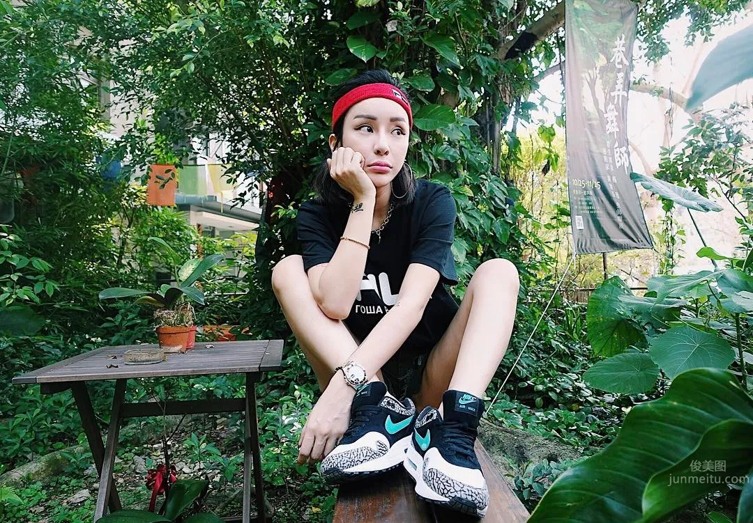 電臀女王梁雲菲 非主流刺青美圖 15