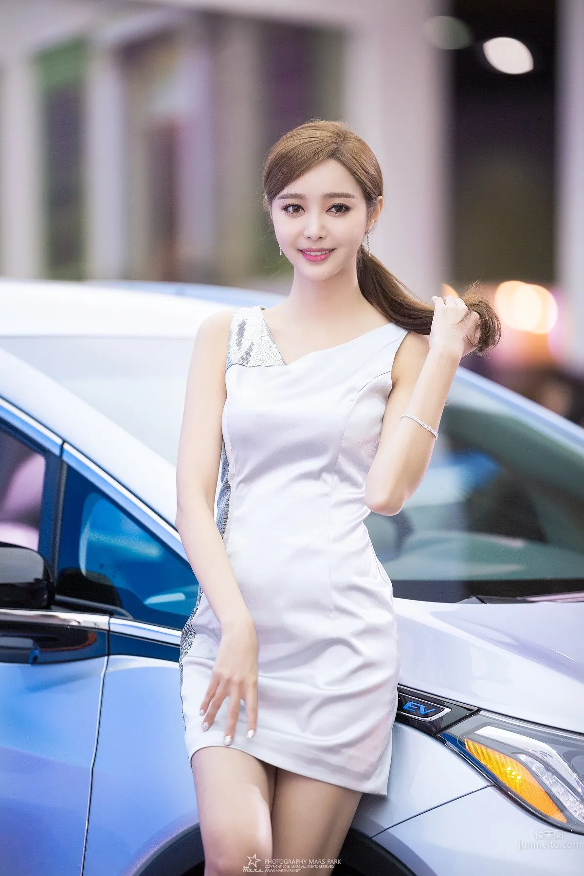 韓國氣質車模鄭恩惠 車展風采美圖寫真 3