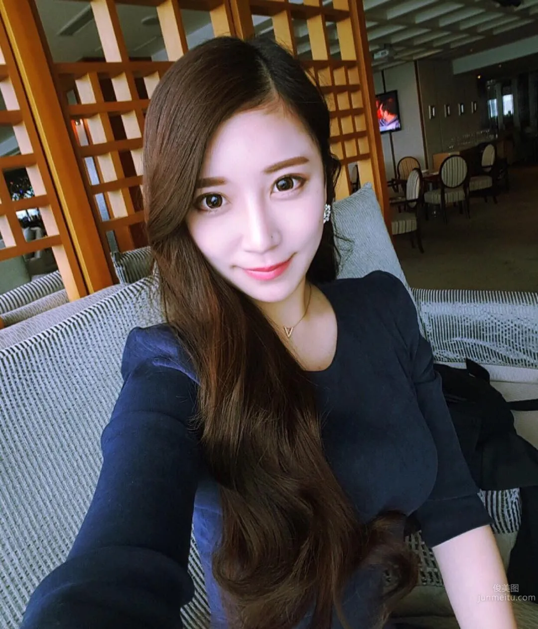 韩国九头身美女Jin Yeyoung 黄金比例的大长腿_1