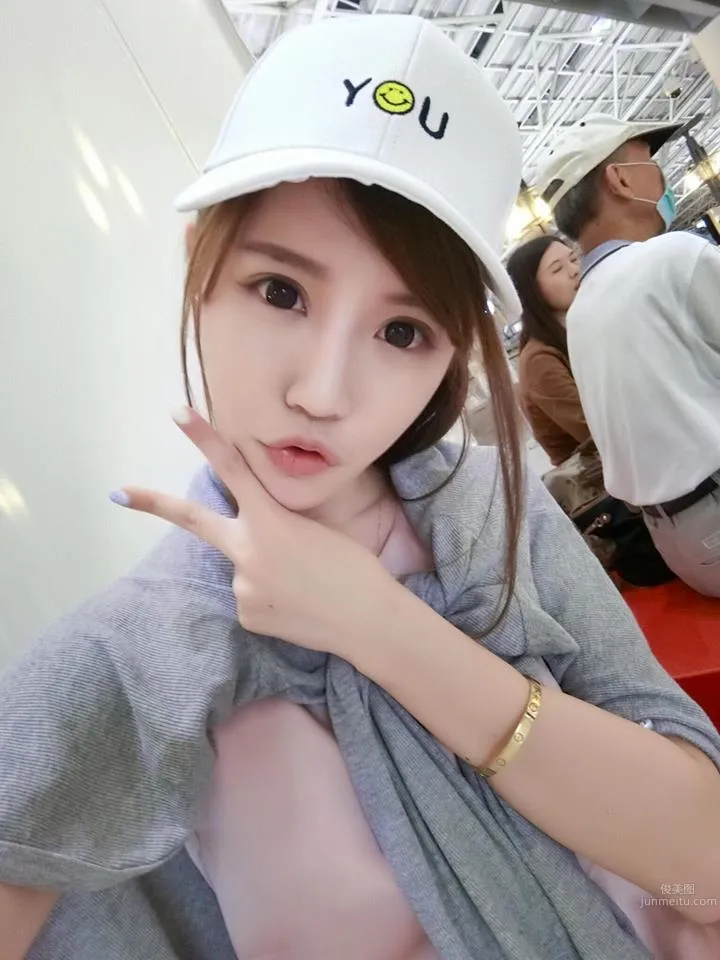17直播台柱美女張摸摸 好身材真的可以摸 27