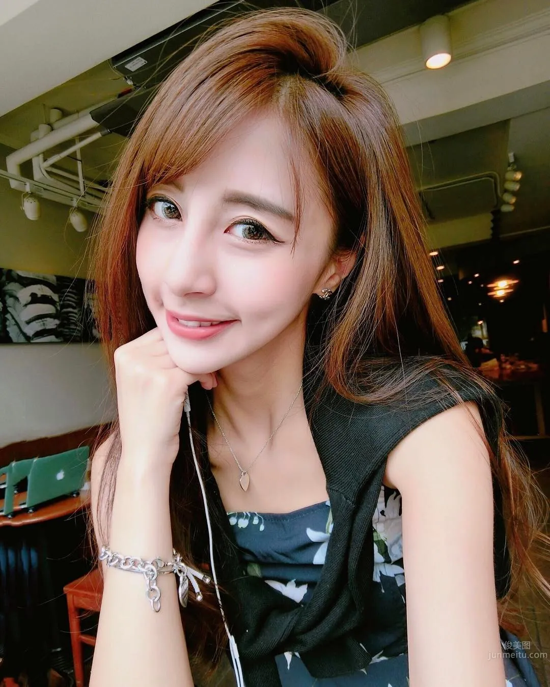 Once in a Millennium Flight Attendant Gao Yuwen Latest Massive Private Shoot 50P photo 47