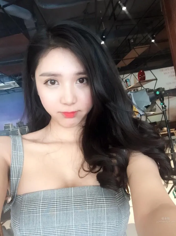 Vietnamese Girl Lai Thanh, Netizens All Feel in Love photo 12