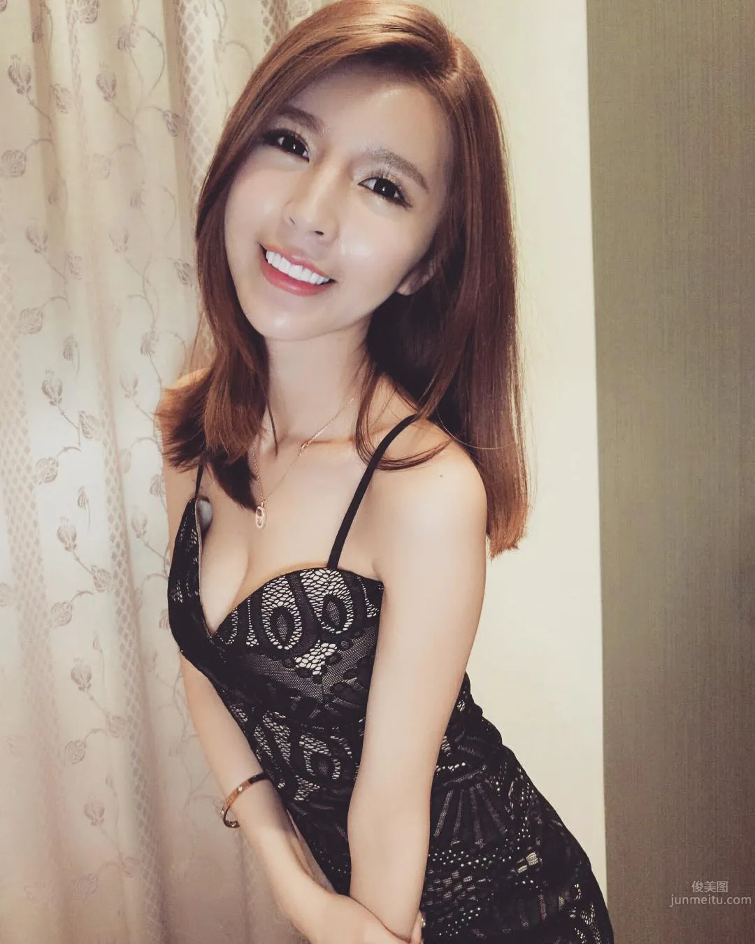 Popular Web Model Liuziyu Vicky, Devil Figure Sexy Bombshell photo 21