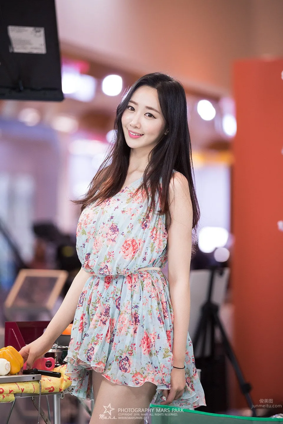 南韓氣質車模申海莉 車展矚目的焦點美人 11