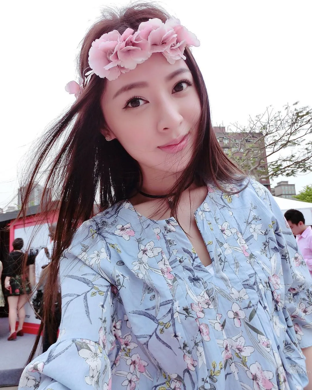 知性气质美女张子蕾 无辜大眼美照迷死人_0