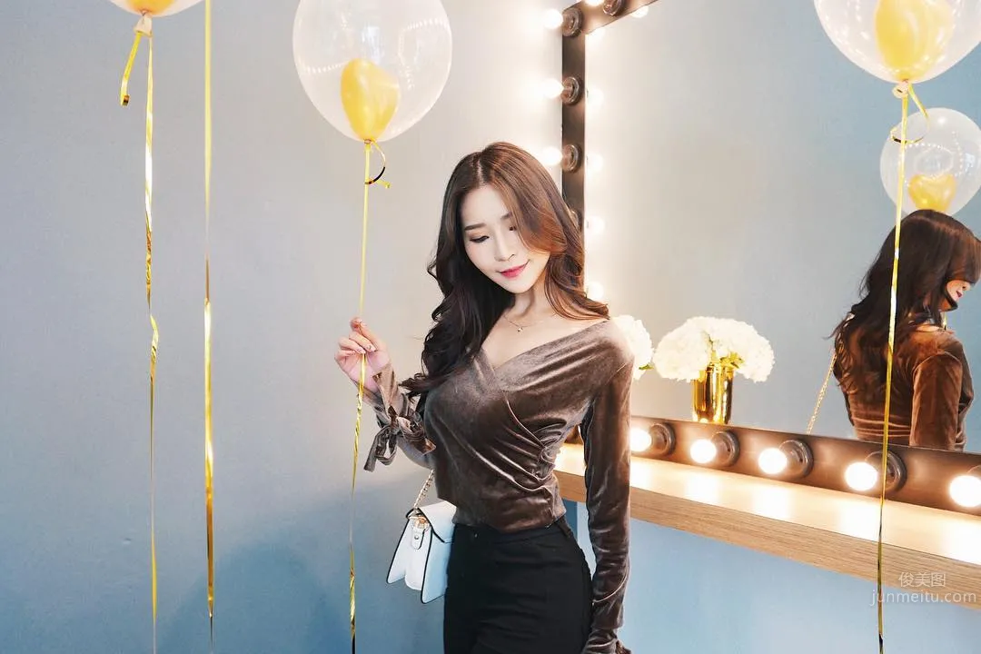 馬國RQ女神謝麗霜 狂曬胸狠馬甲線 28