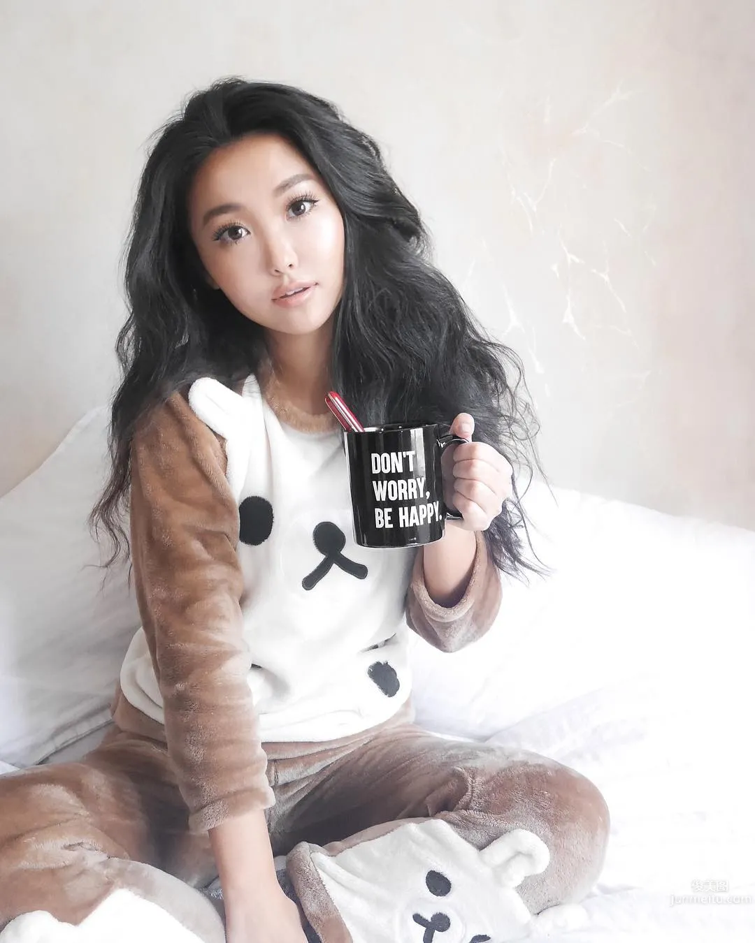 Elegant Female Model Viv Li, Various Sports Photos Show Off Her Figure photo 46