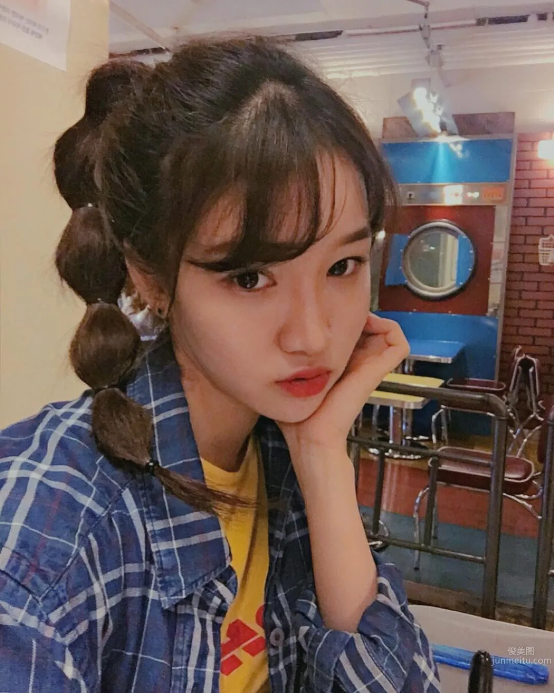 韓國妹子Ahrimei 深V比基尼飽滿美胸自拍 4