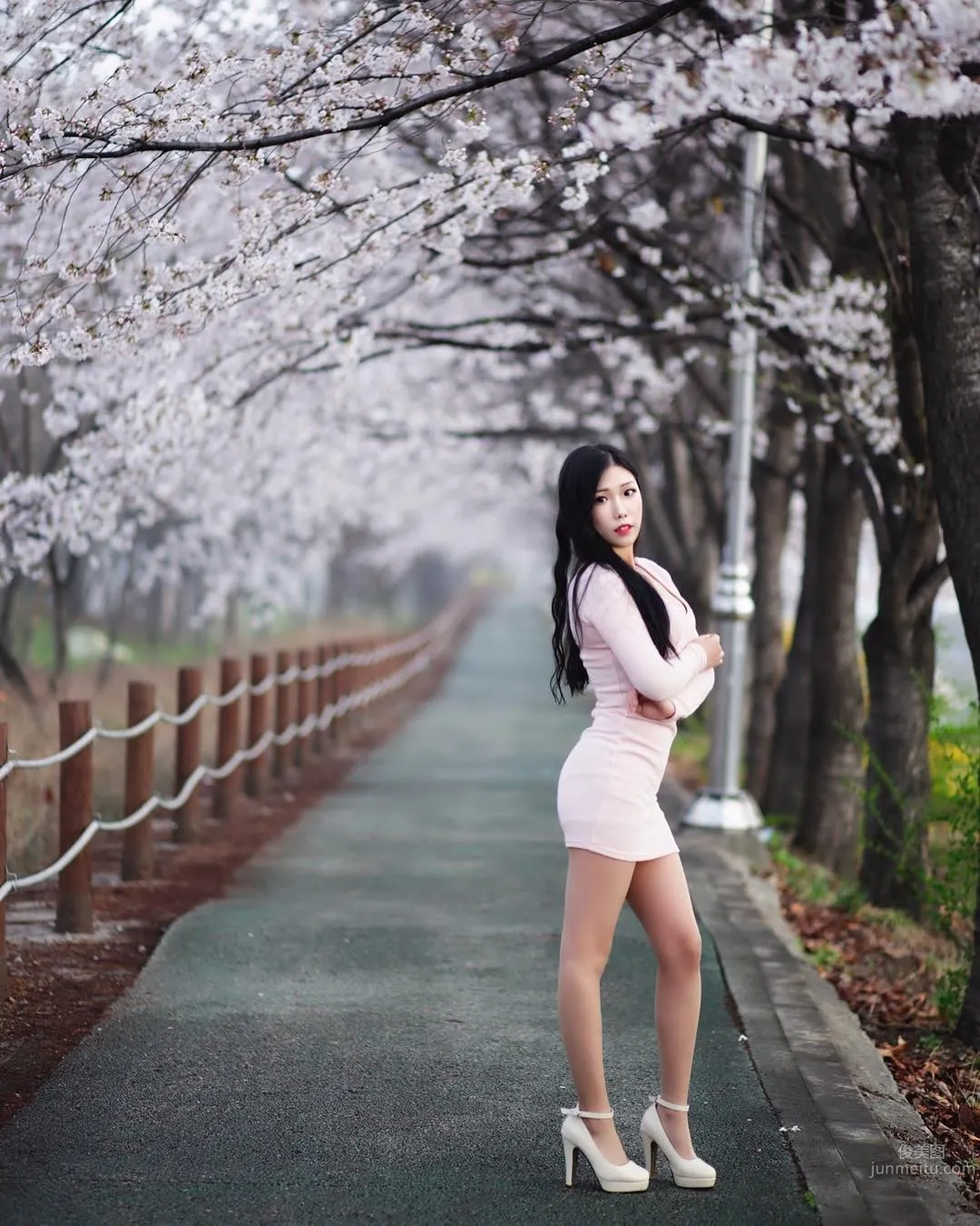 韓國美女조달쏭 街頭性感寫真美圖 8