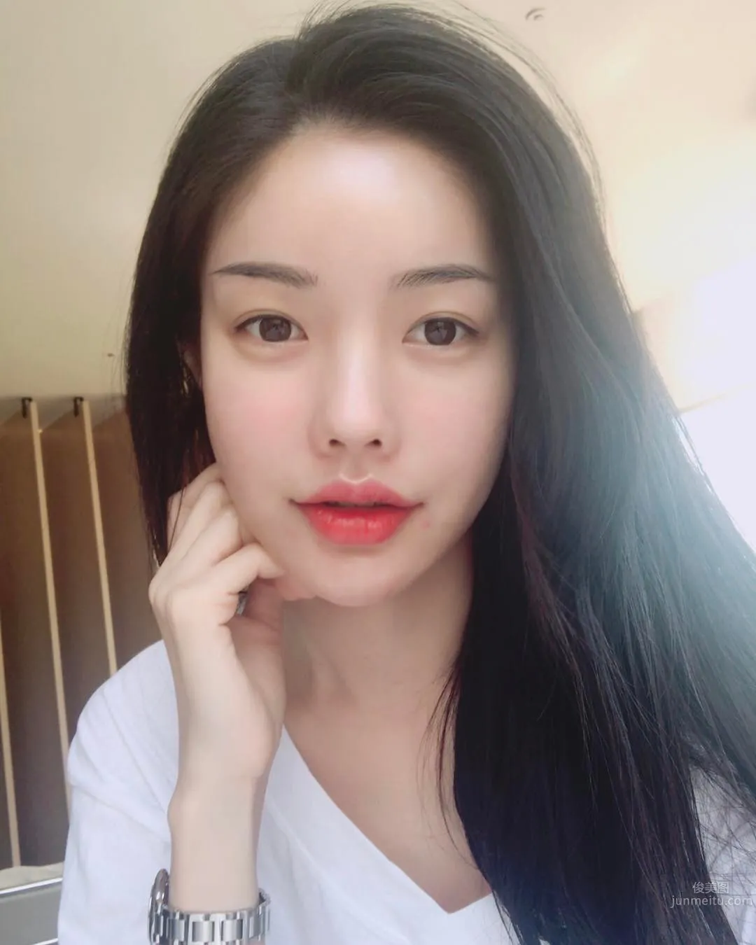 網拍模特樸瓷美 泳衣被撐的好辛苦 27