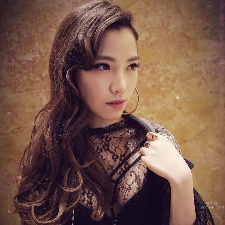 澳門美女歌手禤泳倫 顔值與聲音都很棒 6